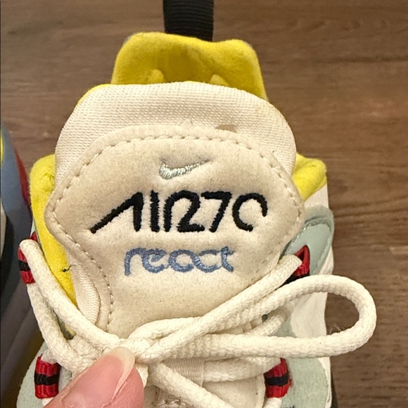 Hard to find! Nike Air Max 270 React - Woman’s Sneakers 8.5 - Picture 2 of 8